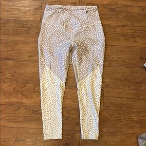CALIA by Carrie Underwood Tan and Cream Patterned Leggings
